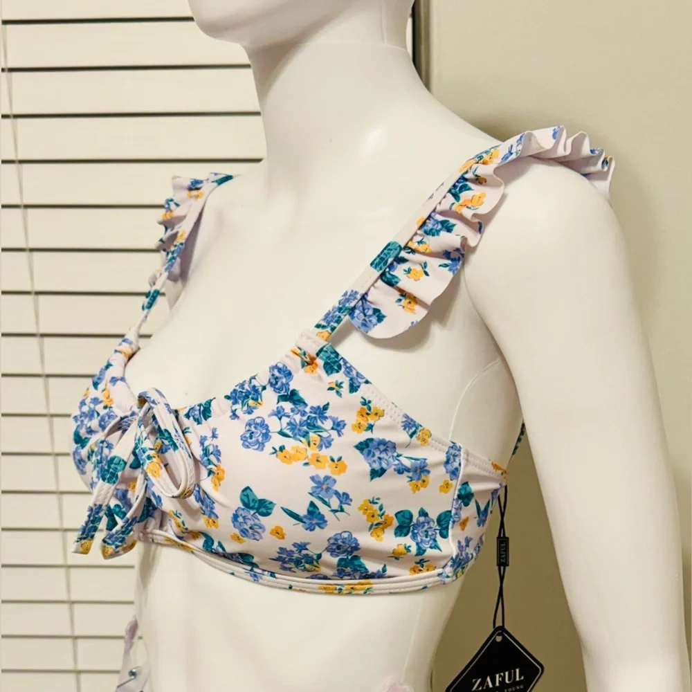 Zaful. This modern women's swimsuit, size S, features a tummy-flattering effect
